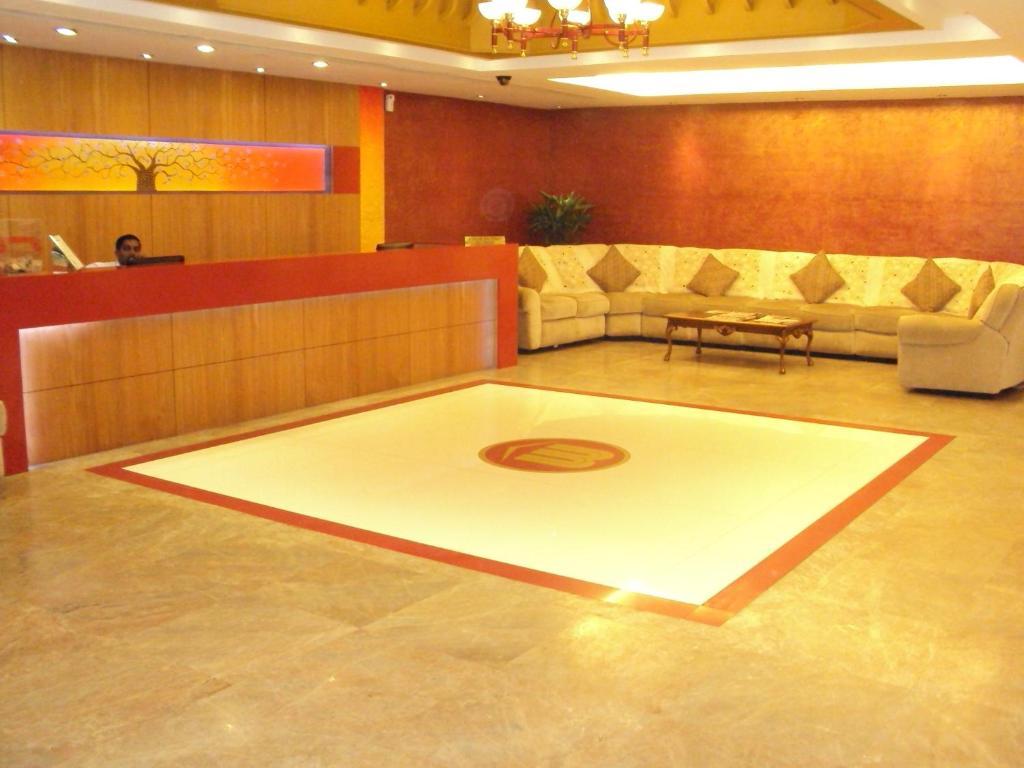 Westway Hotel Kozhikode Exteriör bild