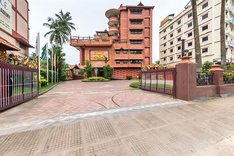 Westway Hotel Kozhikode Exteriör bild