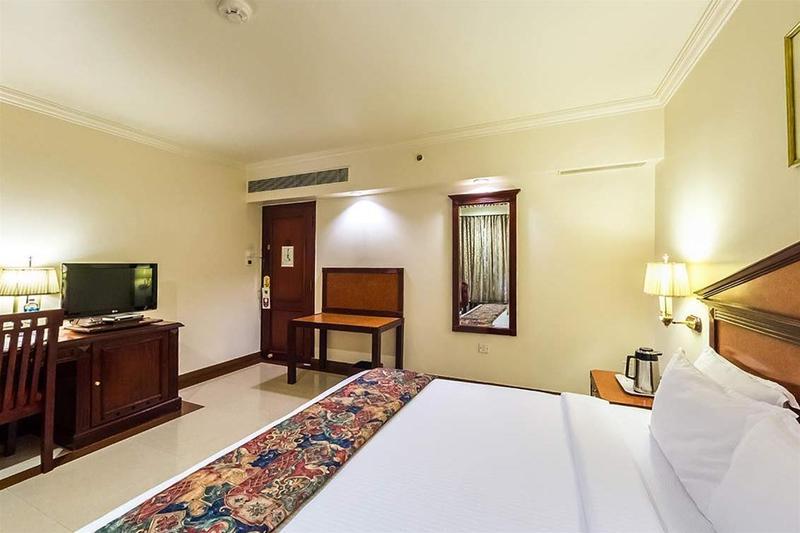 Westway Hotel Kozhikode Exteriör bild