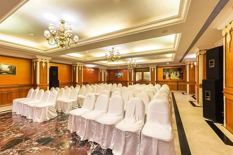 Westway Hotel Kozhikode Exteriör bild