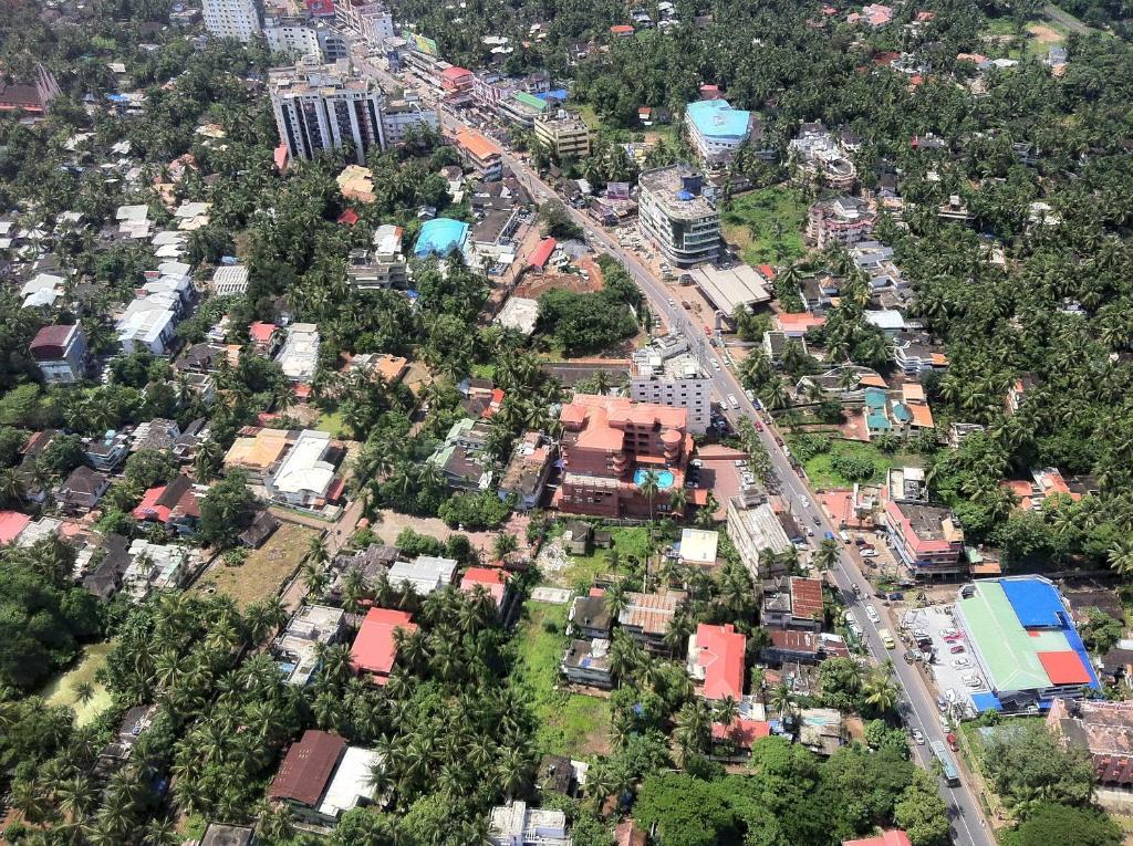 Westway Hotel Kozhikode Exteriör bild